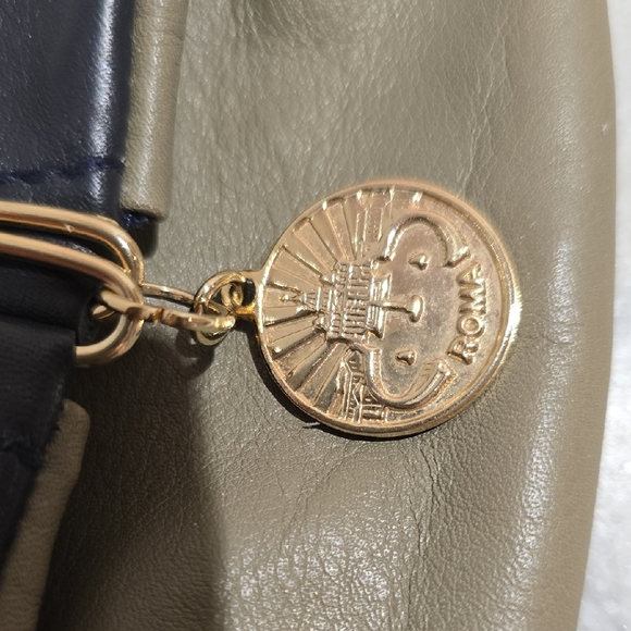 Italian Black and Tan Leather Clutch - Picture 8 of 10